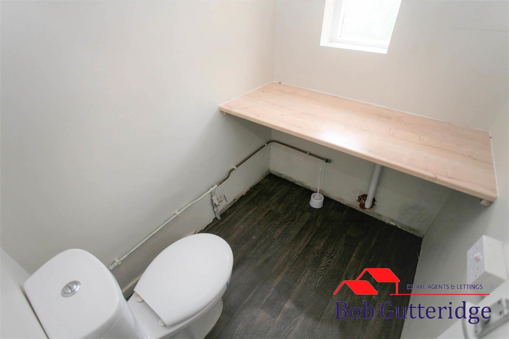 GROUND FLOOR WC/ UTILITY